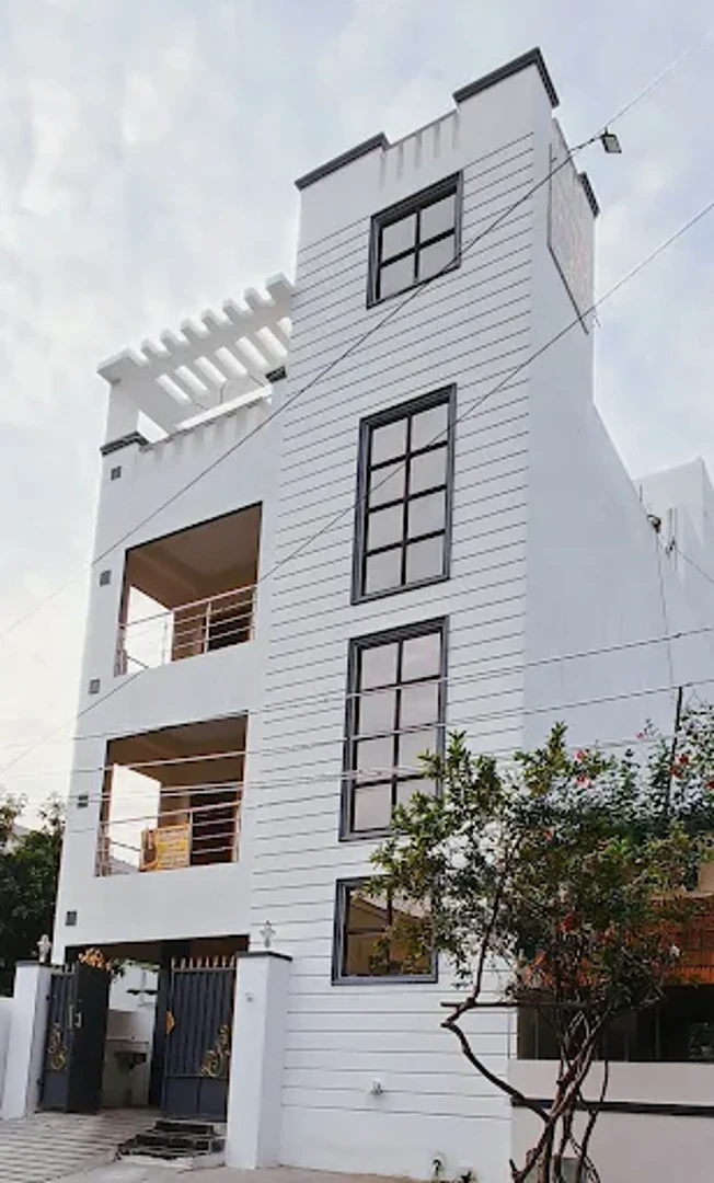 SRI VENKATESWARA AV LADIES HOSTEL PG — PG accommodation in Sholinganallur, Chennai