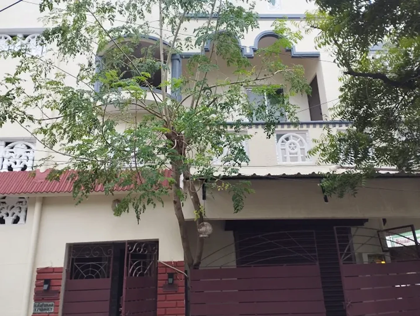 Den living Men's PG — PG accommodation in Mugalivakkam, Chennai
