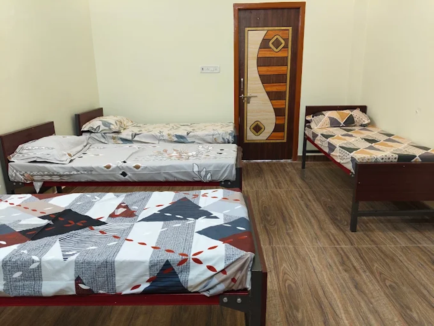 Saravana Home Stay Men's PG — PG accommodation in Kelambakkam, Chengalpattu