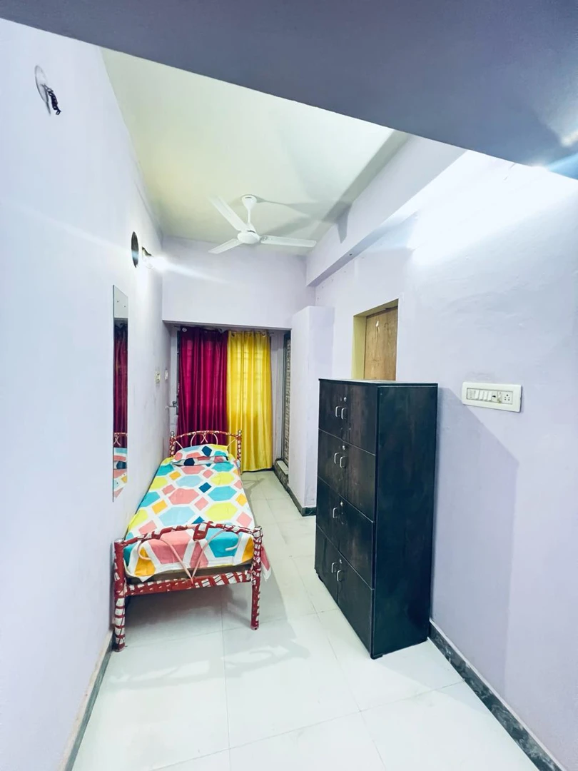 Hi-Tech Women PG & Hostel — PG in Irumbuliyur, Chennai