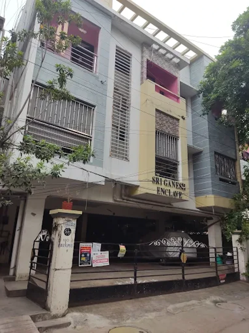 Deivanai Aachi Women's Hostel — PG in Vadapalani,, Chennai,