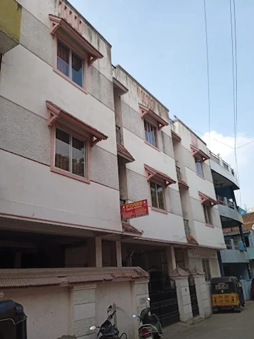 Fores Men's Hostel – Arumbakkam — PG in Arumbakkam, Chennai