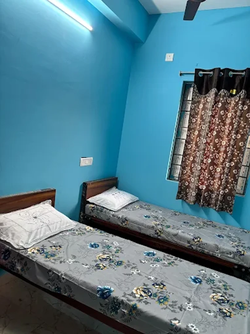 Sri sai balaji Ladies pg — PG accommodation in Navalur, Chennai