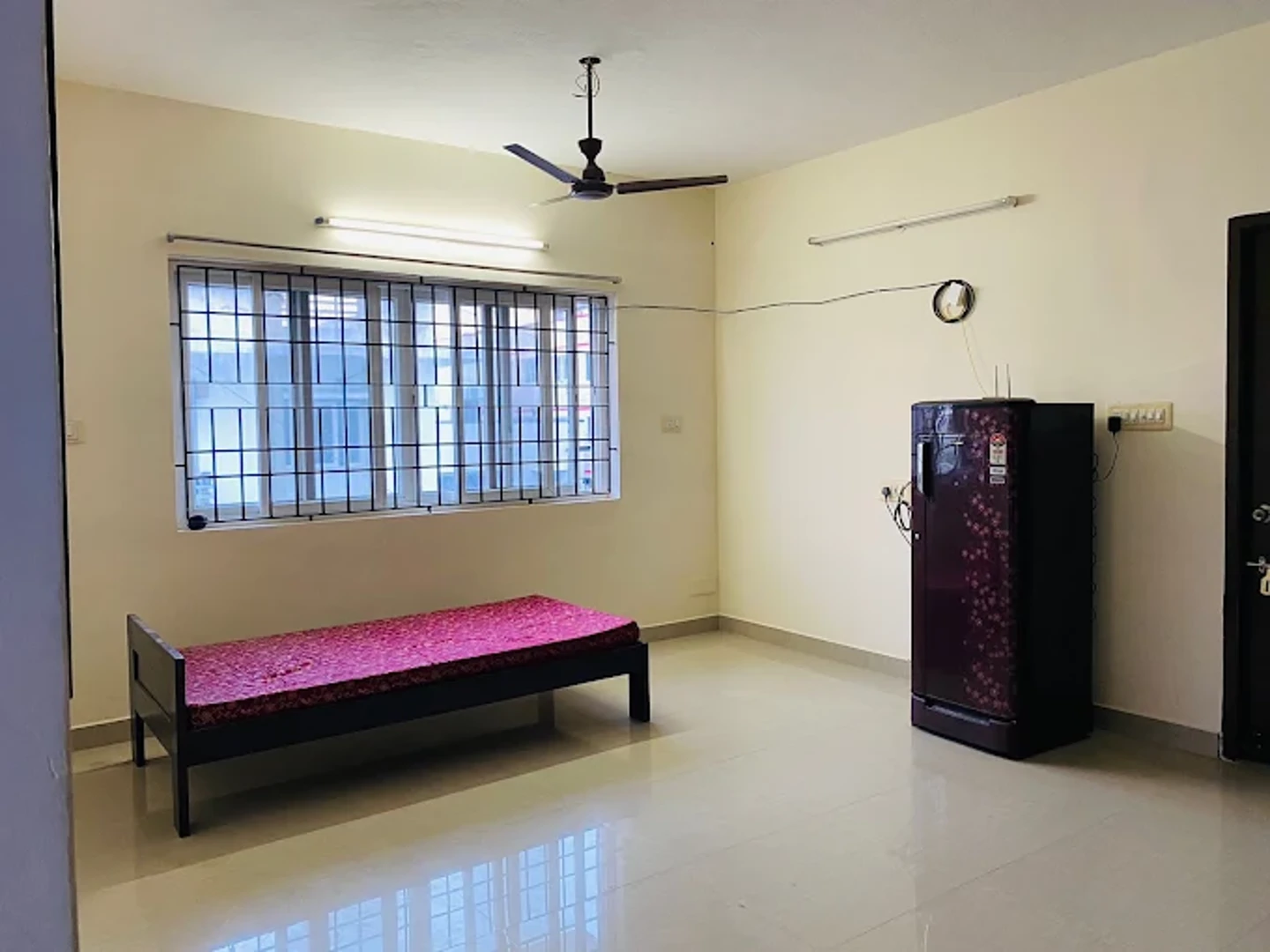Nila Ladies Hostel Sholinganallur — PG accommodation in Sholinganallur, Chennai