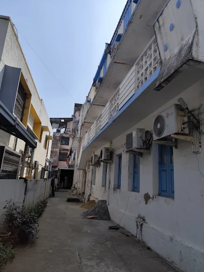 Nest Inn Men's PG — PG accommodation in Mylappore, Chennai