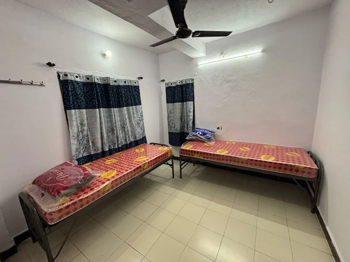 SIVAM PG MENS — PG accommodation in Anna Nagar,  Chennai, 