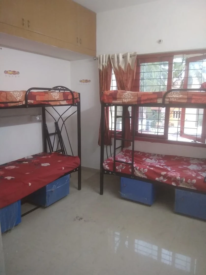 Emy paying Guest - Semmanjeri — PG accommodation in Semmanjeri, Chennai